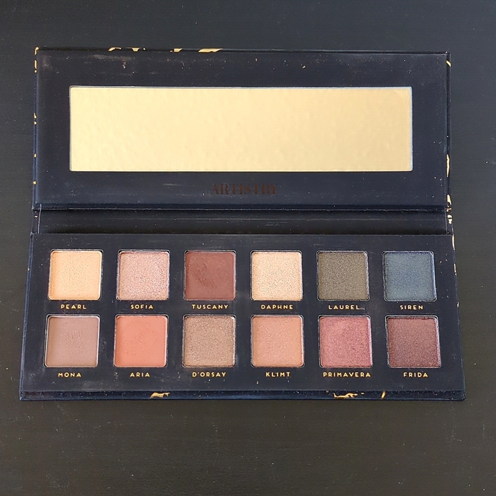 Artistry eyeshadow palette
